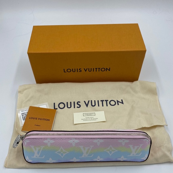 NEW - Louis Vuitton Escale Elizabeth pouch - Picture 5 of 8
